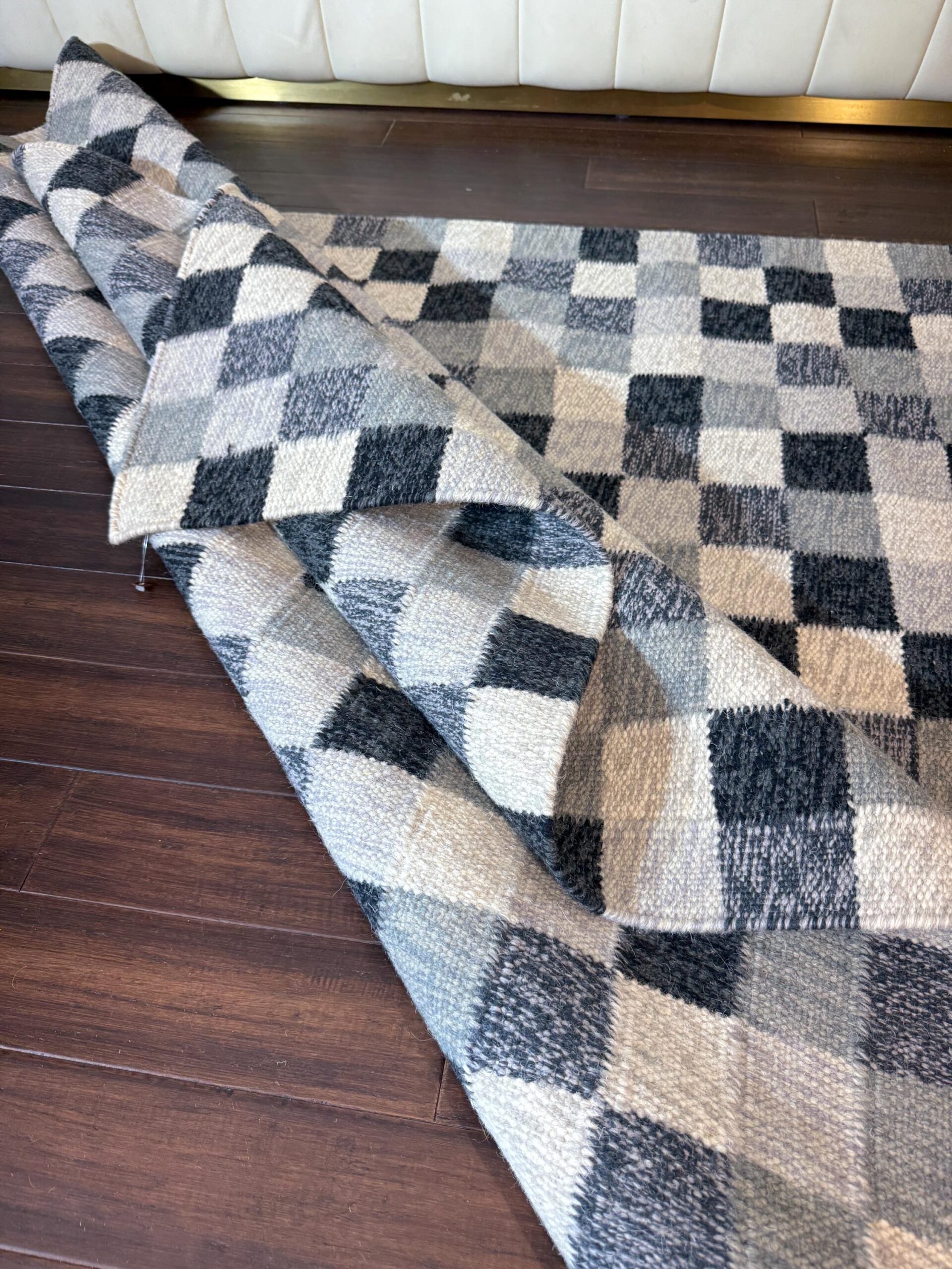 5×7 ft Handwoven Kilim Rug: Modern Geometric Wool Area Carpet
