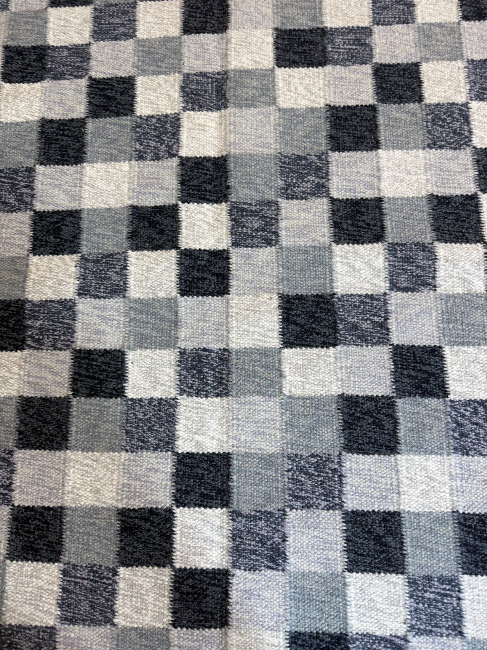 5×7 ft Handwoven Kilim Rug: Modern Geometric Wool Area Carpet