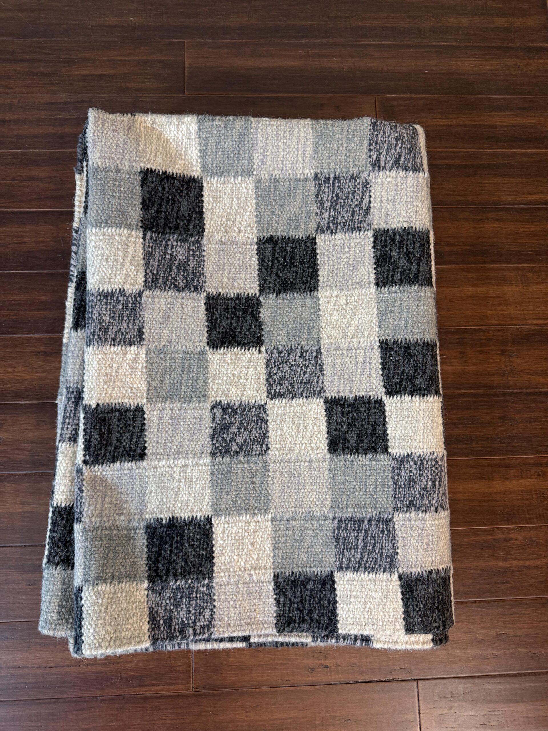 5×7 ft Handwoven Kilim Rug: Modern Geometric Wool Area Carpet