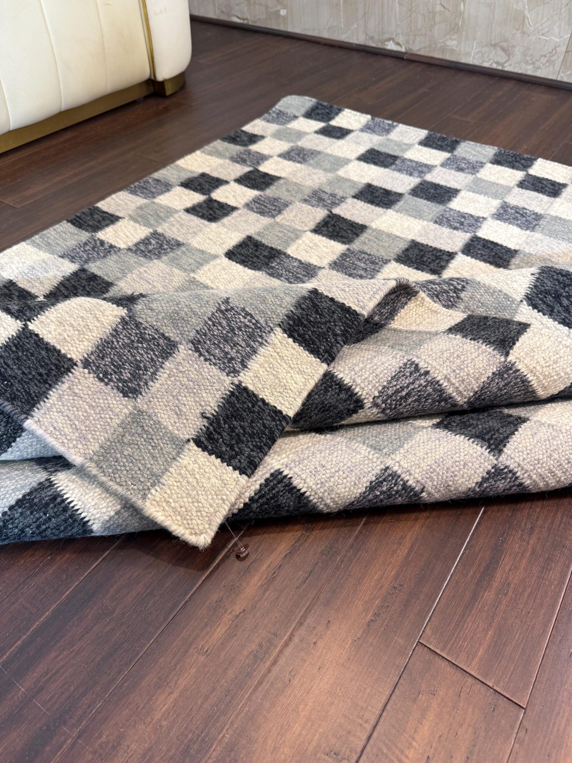 5×7 ft Handwoven Kilim Rug: Modern Geometric Wool Area Carpet