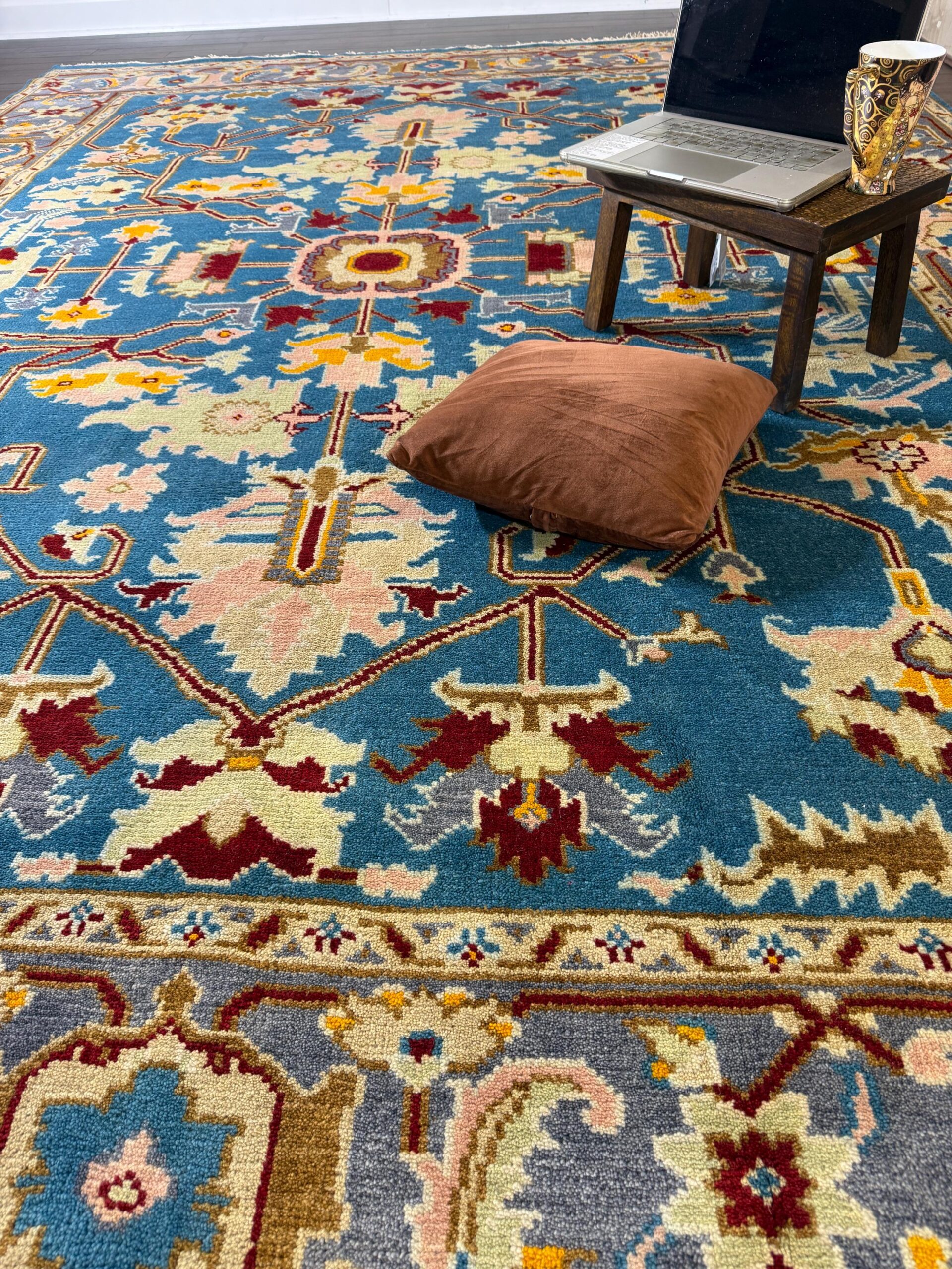 9×12 ft. Heriz Rug: Hand-Knotted Wool Modern Serapi Design Carpet
