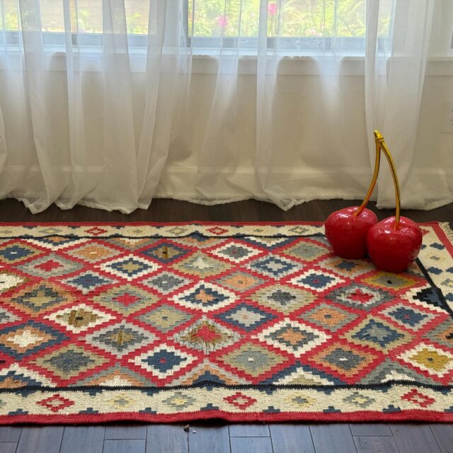 4×6 ft Handwoven Kilim Rug: Wool Geometric Flatweave
