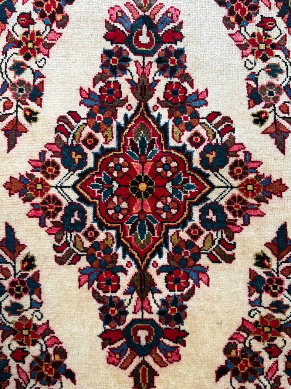 4×2 ft Vintage 1980s Saroukh Wool Rug: Hand-Knotted Oriental Carpet