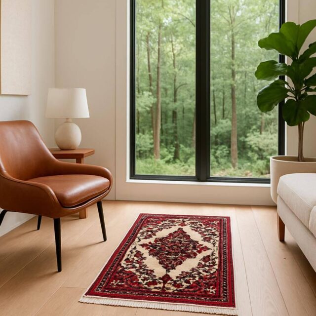 4×2 ft Vintage 1980s Saroukh Wool Rug: Hand-Knotted Oriental Carpet