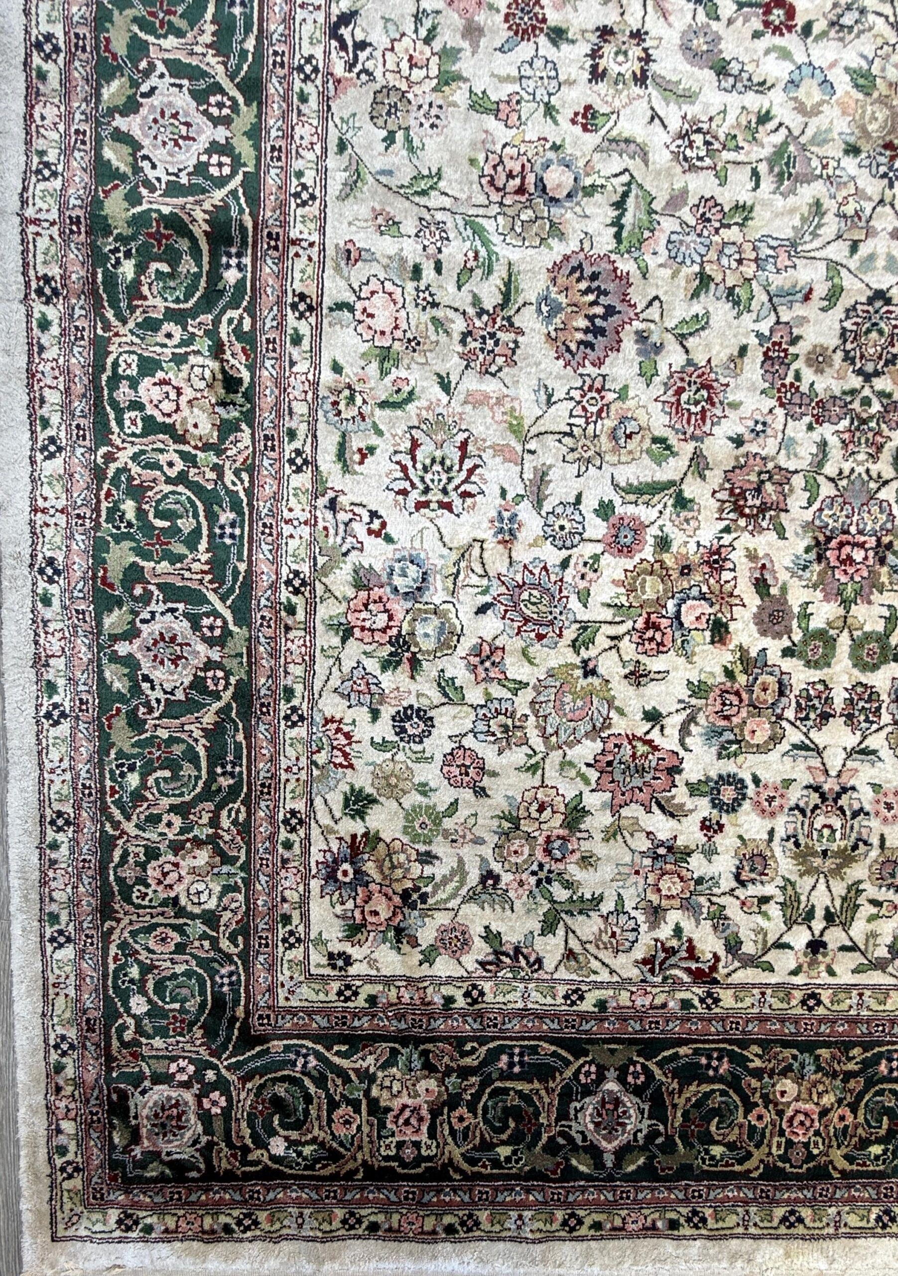 9×6 ft Vintage 1970s Tabriz Rug: Hand-Knotted Silk & Wool Oriental Carpet