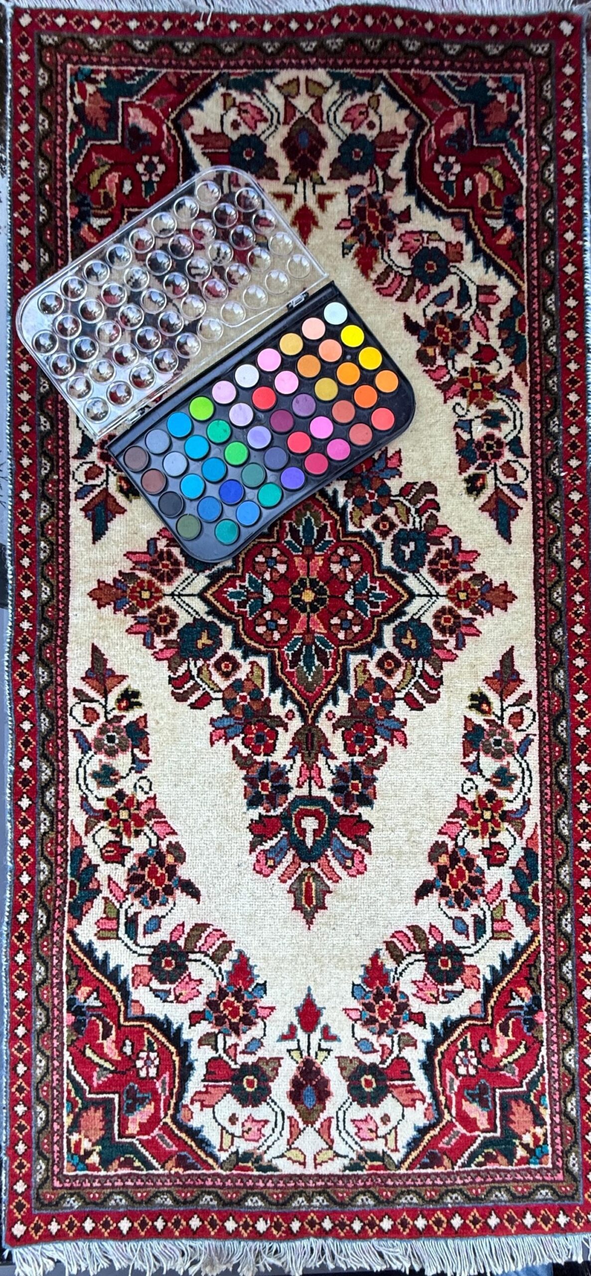4×2 ft Vintage 1980s Saroukh Wool Rug: Hand-Knotted Oriental Carpet