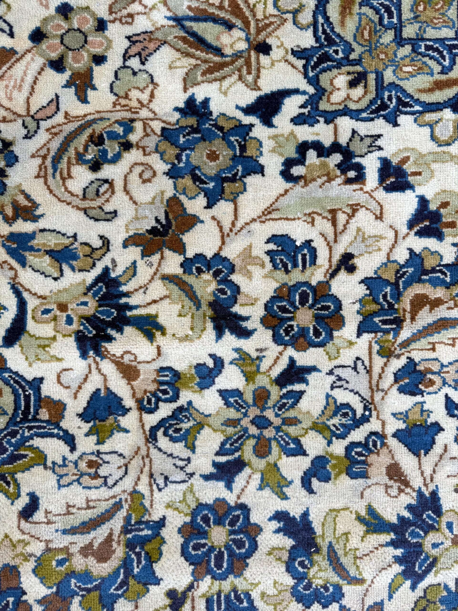 Turkish Beige Vintage Rug 6×10 ft Hand Knotted Wool Anatolian Traditional Area Rug 1970s Floral Medallion Carpet