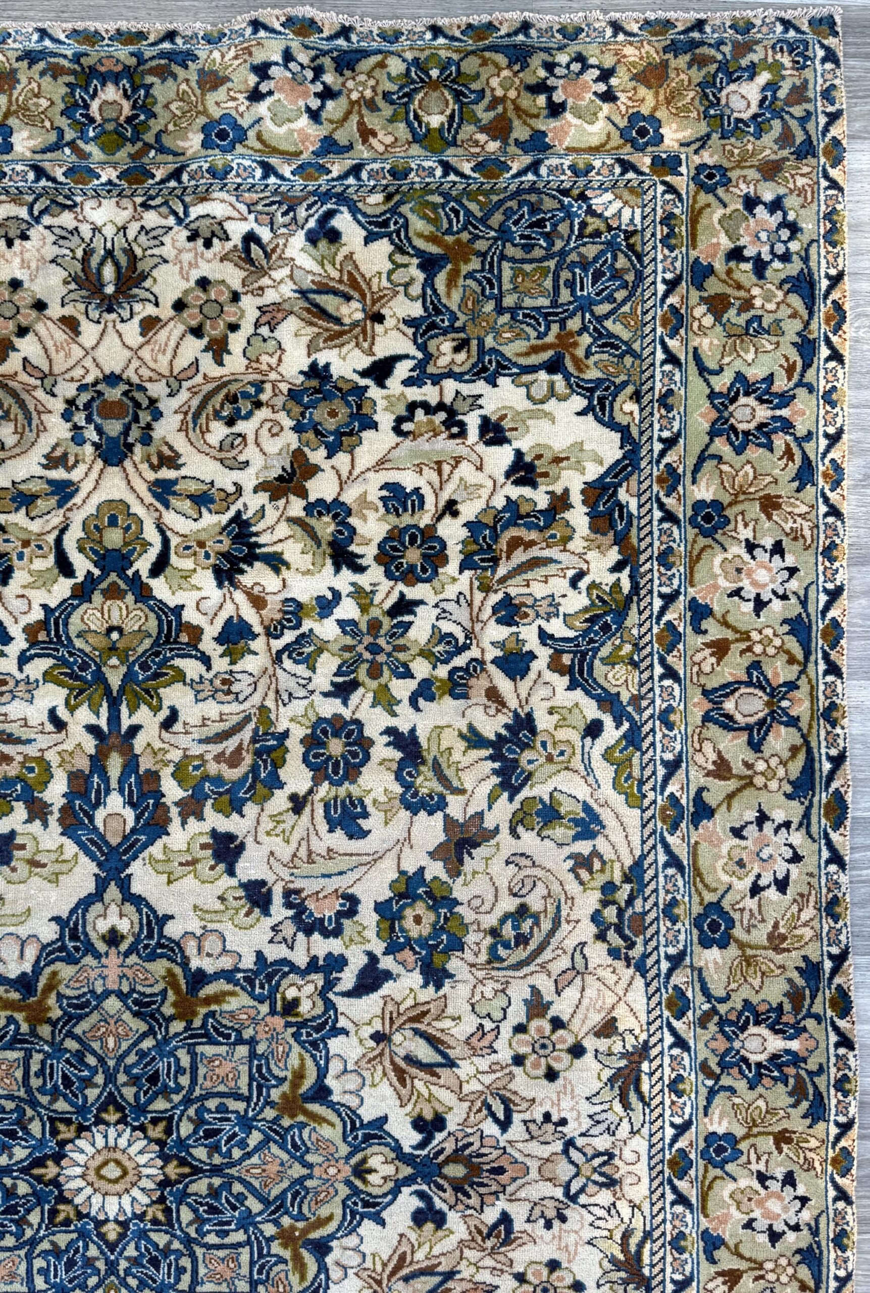 Turkish Beige Vintage Rug 6×10 ft Hand Knotted Wool Anatolian Traditional Area Rug 1970s Floral Medallion Carpet