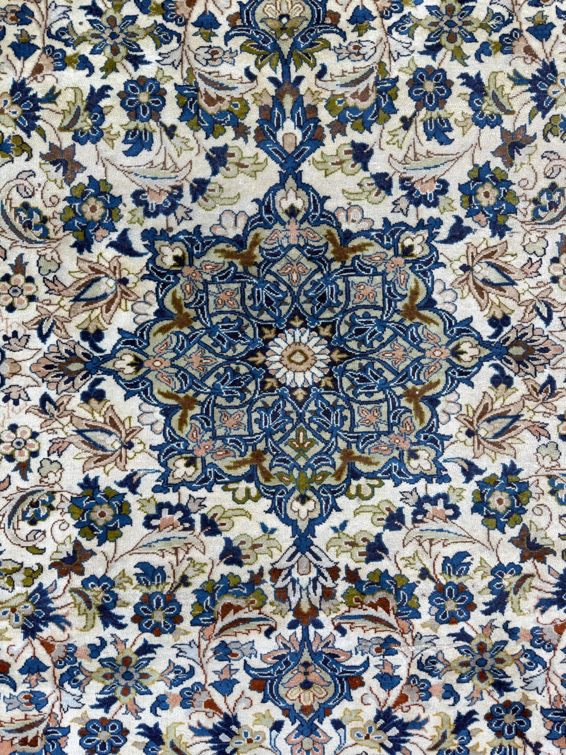 Turkish Beige Vintage Rug 6×10 ft Hand Knotted Wool Anatolian Traditional Area Rug 1970s Floral Medallion Carpet