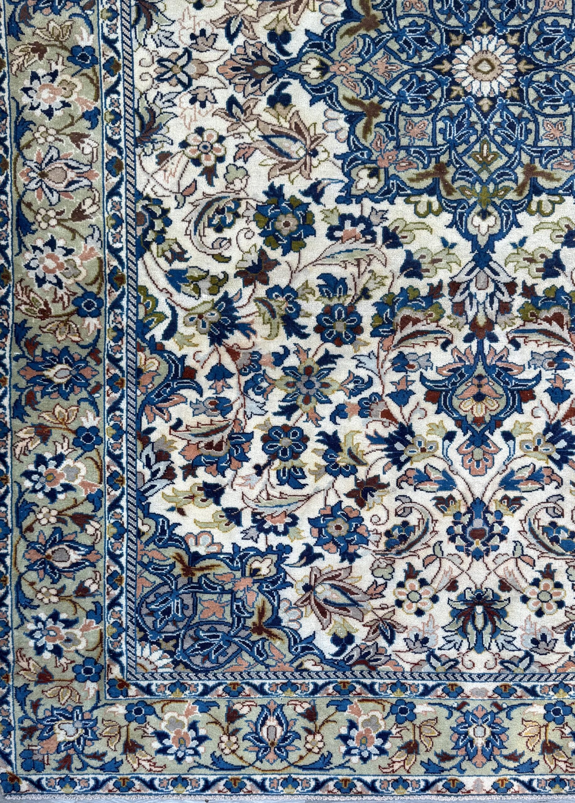 Turkish Beige Vintage Rug 6×10 ft Hand Knotted Wool Anatolian Traditional Area Rug 1970s Floral Medallion Carpet
