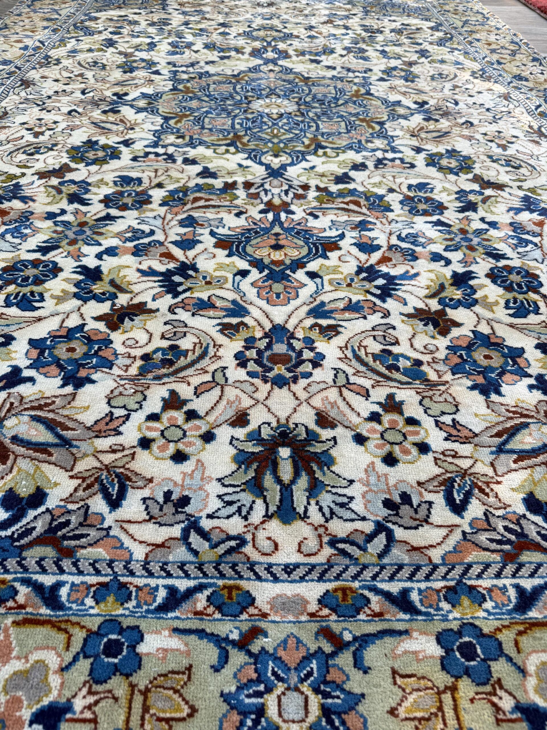 Turkish Beige Vintage Rug 6×10 ft Hand Knotted Wool Anatolian Traditional Area Rug 1970s Floral Medallion Carpet